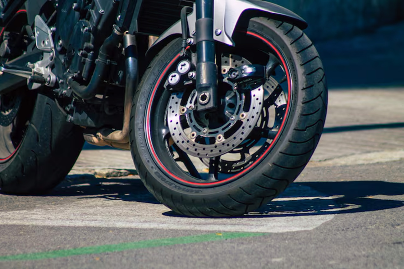 LLANTAS Y TUBOS PARA MOTO